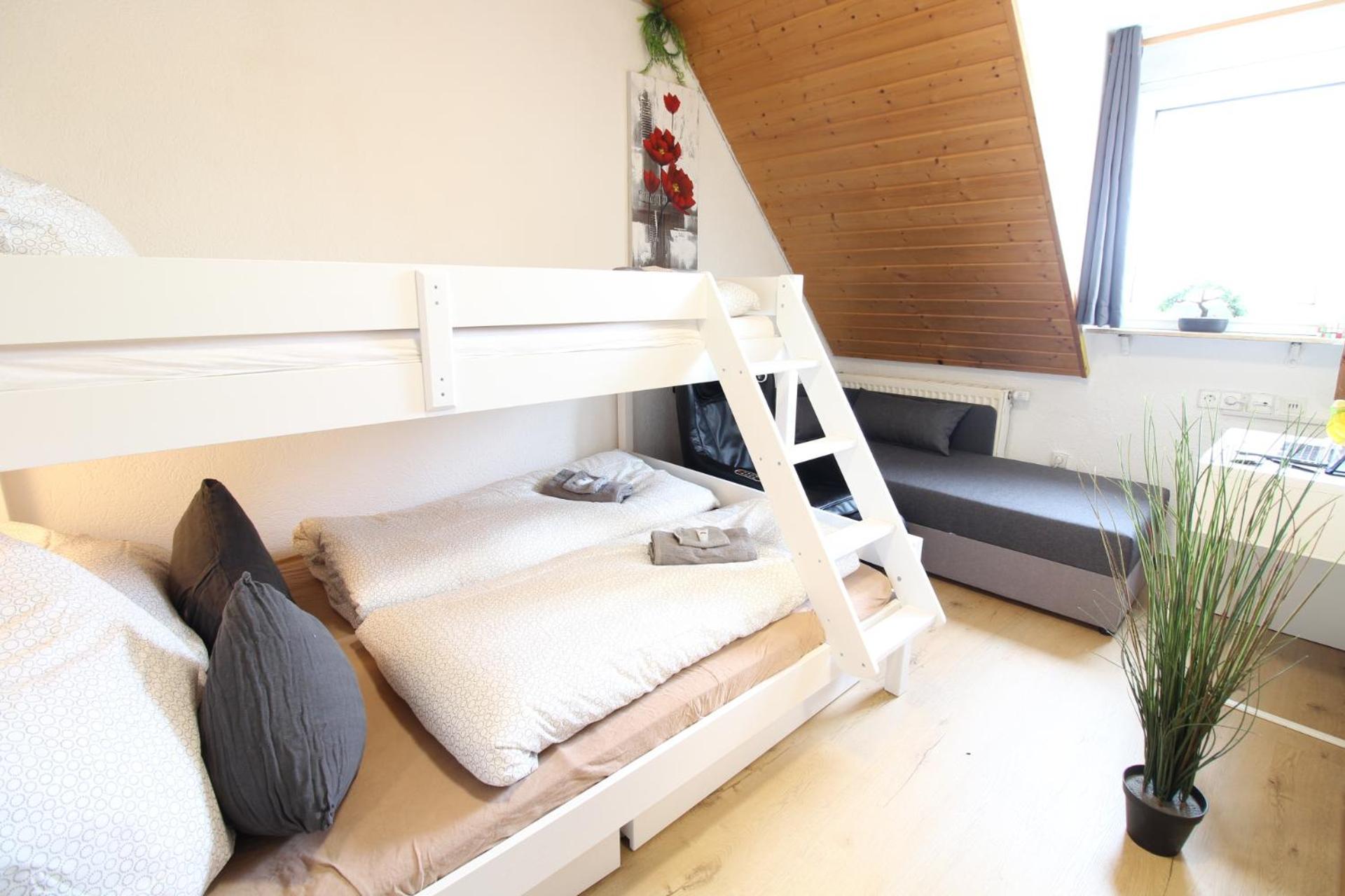 Hotel Ulm Zentrum - Komplettes Zimmer, Hochbett, Android Tv & Eigenem Bad - Perfekt Fuer Familien & Gruppen 외부 사진